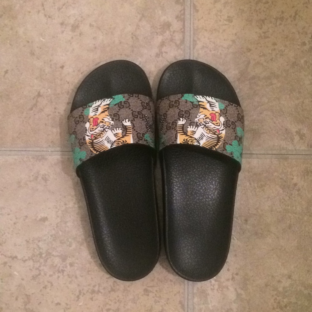 GUCCI SLIDES
